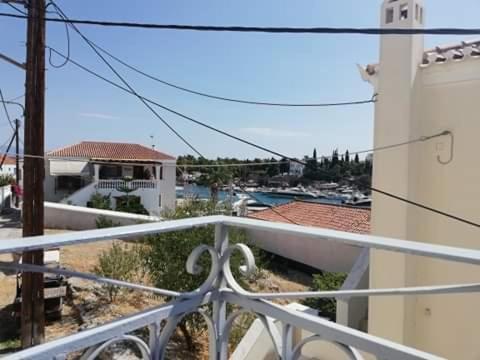 Old Harbor Apartments Spétses Dış mekan fotoğraf